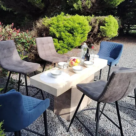 Tunmobi Gardens *